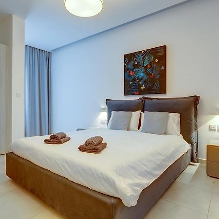 Deluxe Apartment With Valletta And Harbour Views Sliema Esterno foto