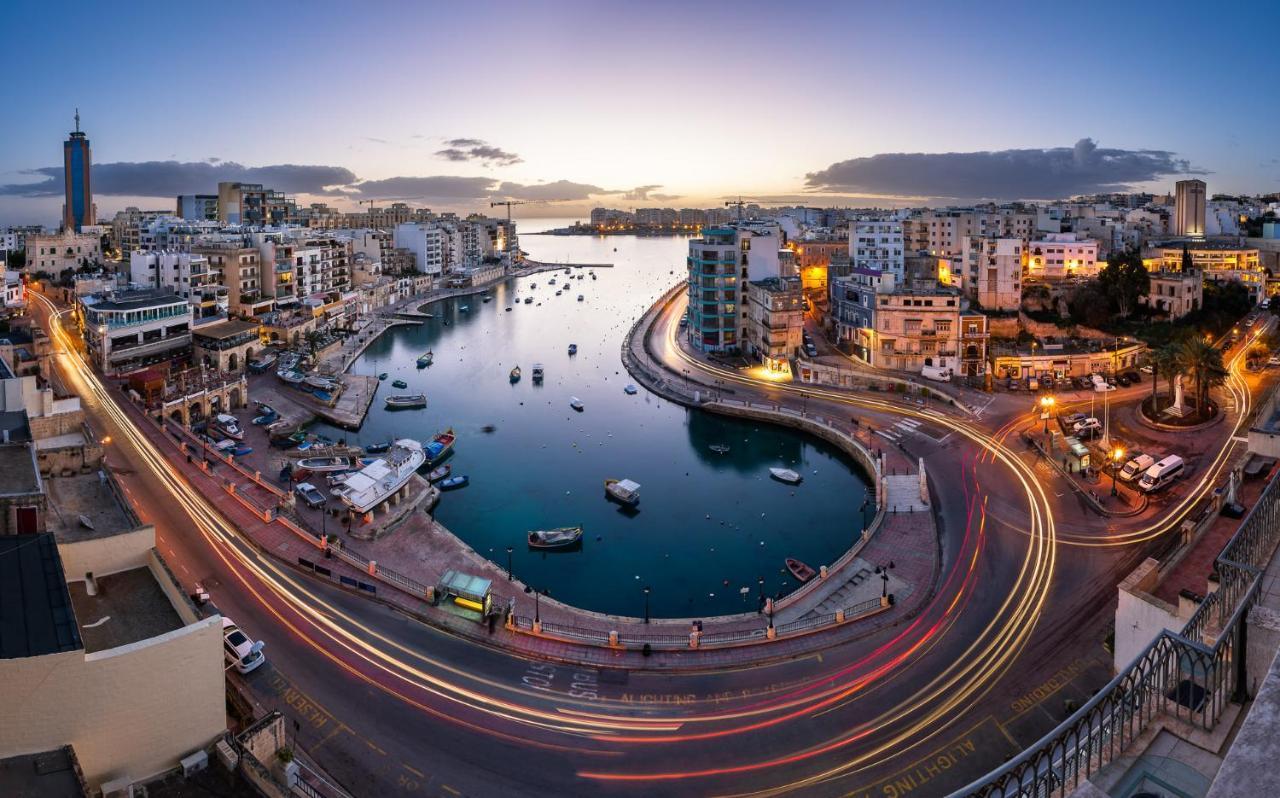 Deluxe Apartment With Valletta And Harbour Views Sliema Esterno foto