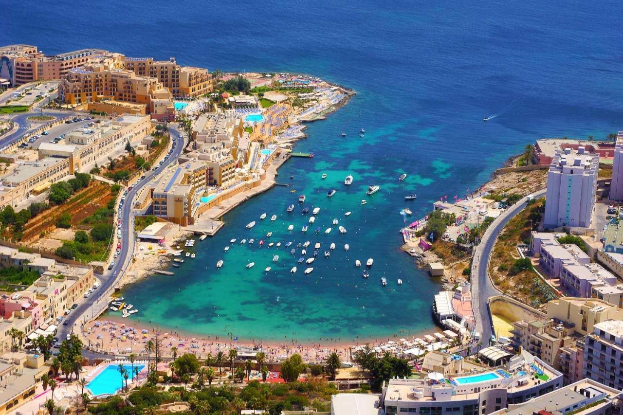 Deluxe Apartment With Valletta And Harbour Views Sliema Esterno foto