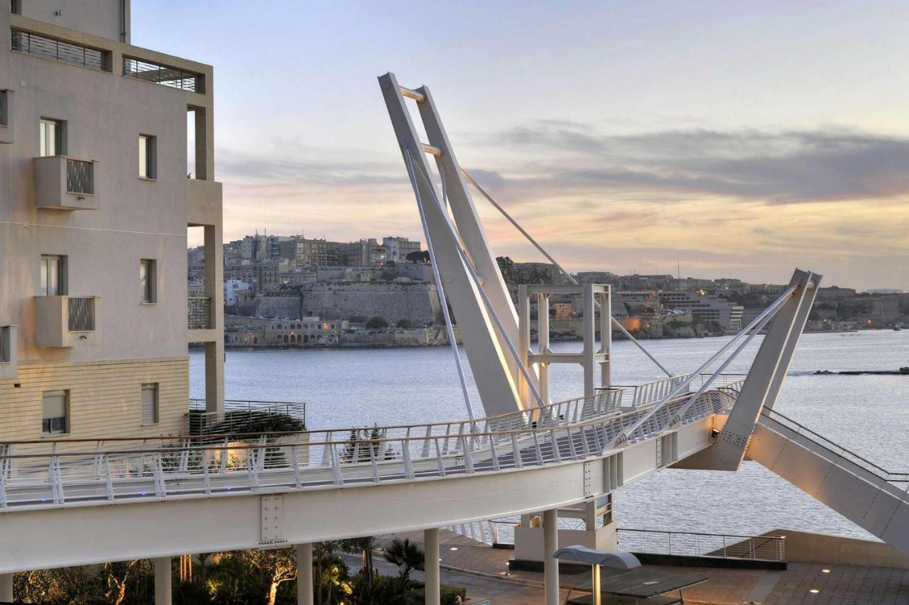 Deluxe Apartment With Valletta And Harbour Views Sliema Esterno foto