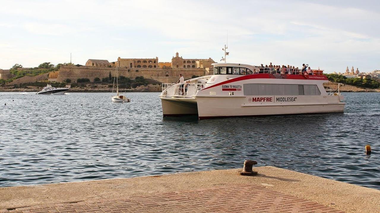 Deluxe Apartment With Valletta And Harbour Views Sliema Esterno foto