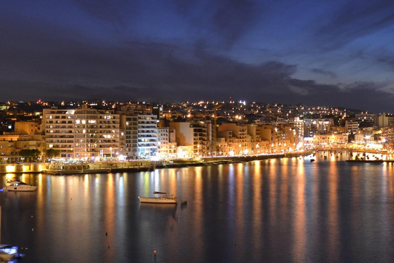 Deluxe Apartment With Valletta And Harbour Views Sliema Esterno foto